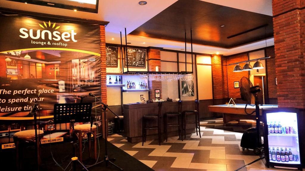 Amarelo Hotel Solo מראה חיצוני תמונה