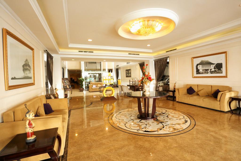 Amarelo Hotel Solo מראה חיצוני תמונה