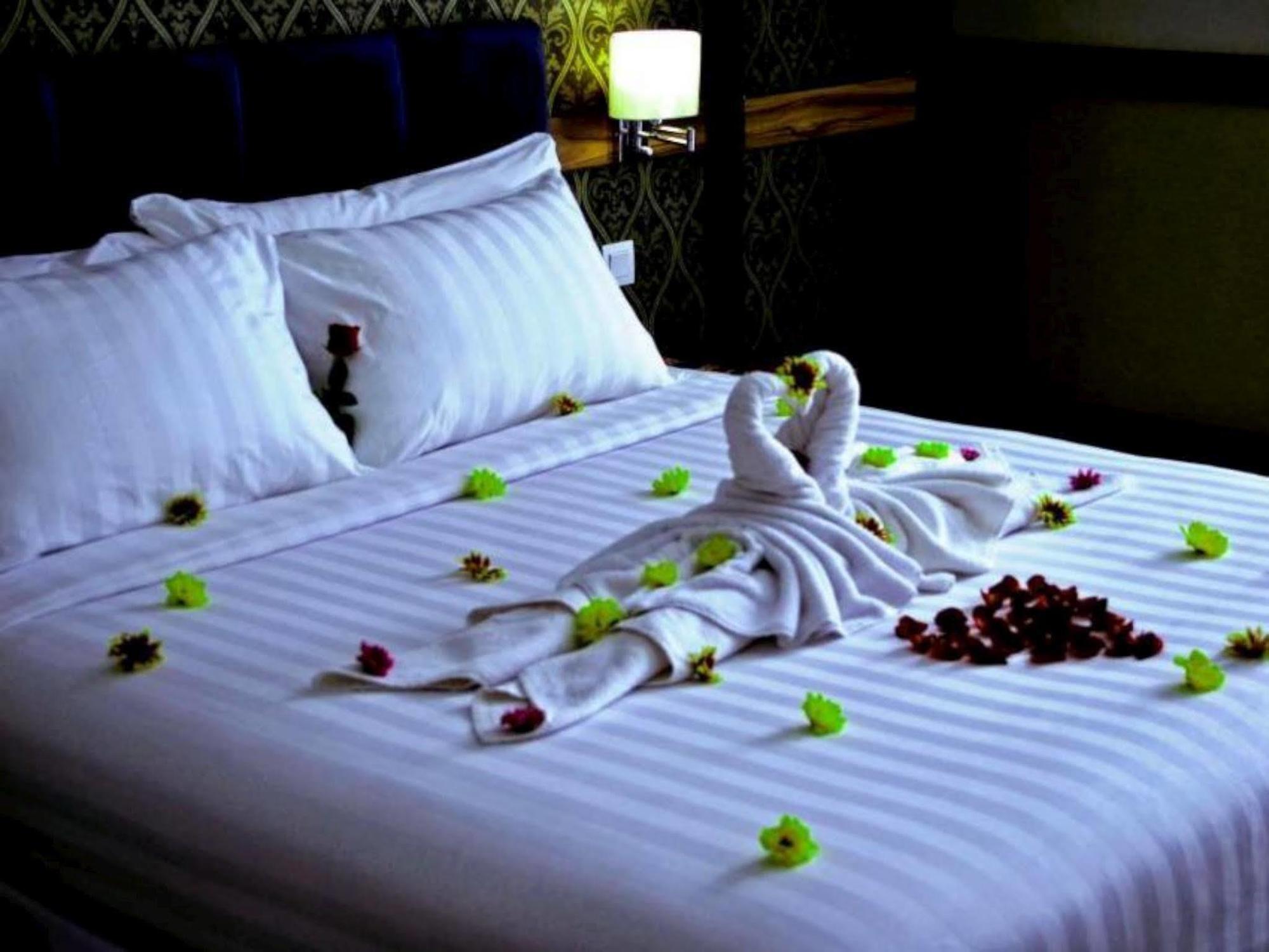 Amarelo Hotel Solo מראה חיצוני תמונה