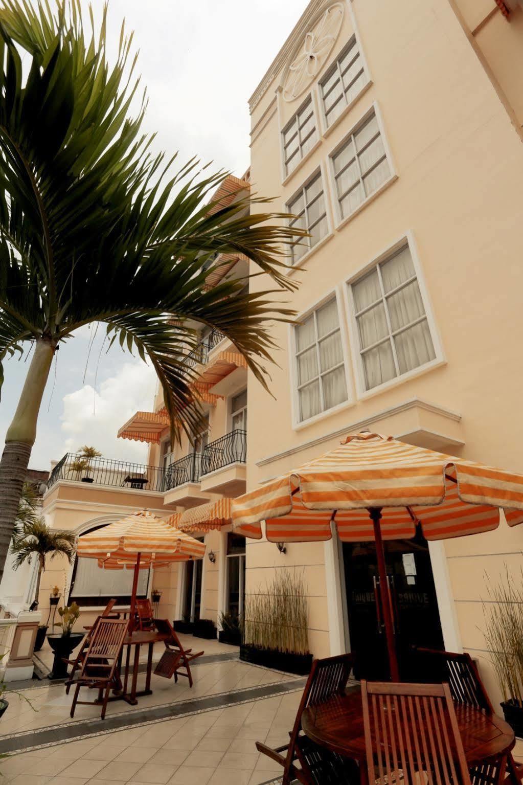 Amarelo Hotel Solo מראה חיצוני תמונה