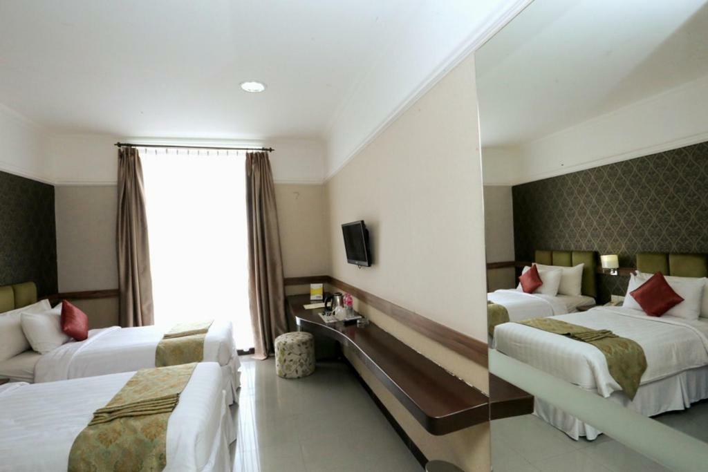 Amarelo Hotel Solo מראה חיצוני תמונה